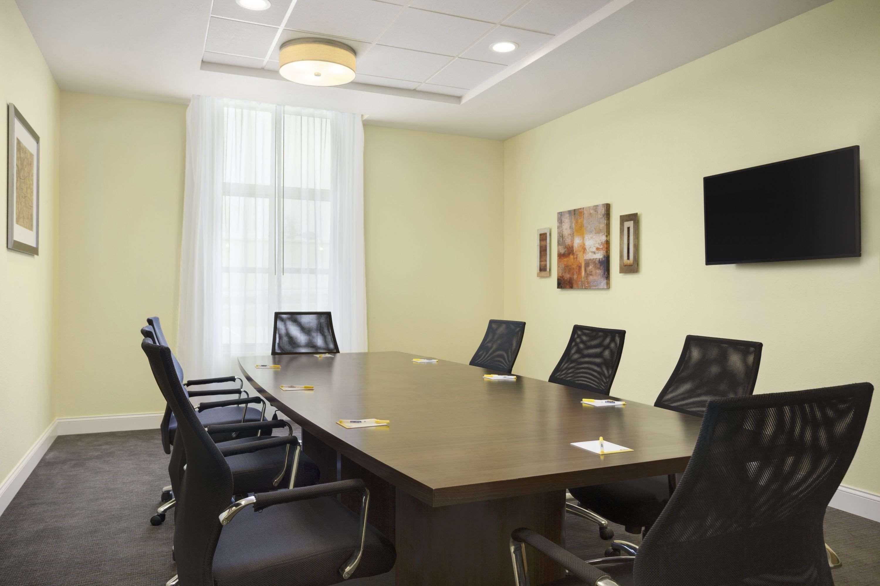Days Inn & Suites By Wyndham Belmont Εξωτερικό φωτογραφία