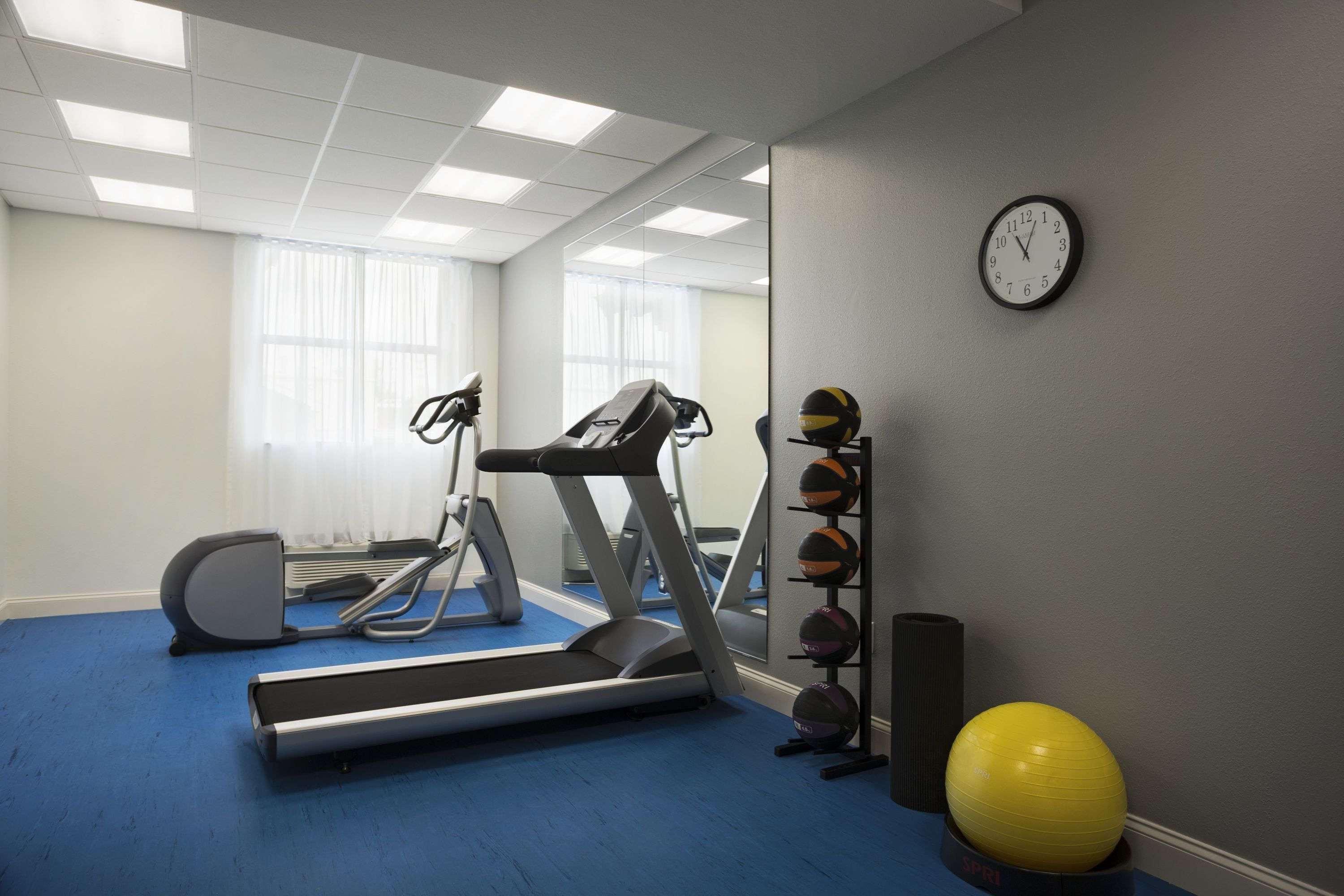 Days Inn & Suites By Wyndham Belmont Εξωτερικό φωτογραφία